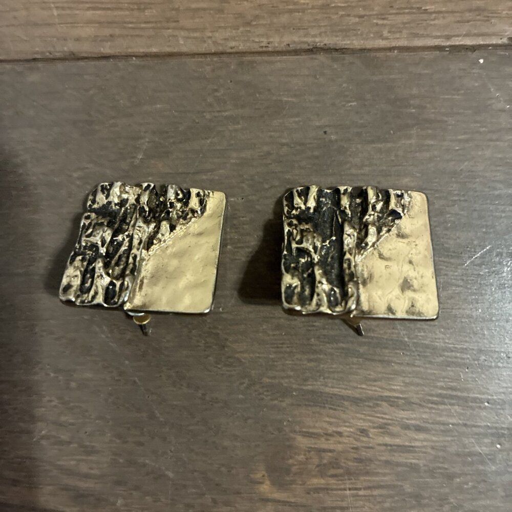 womens silver square textured chunky earrings 3/4 Inch Stud